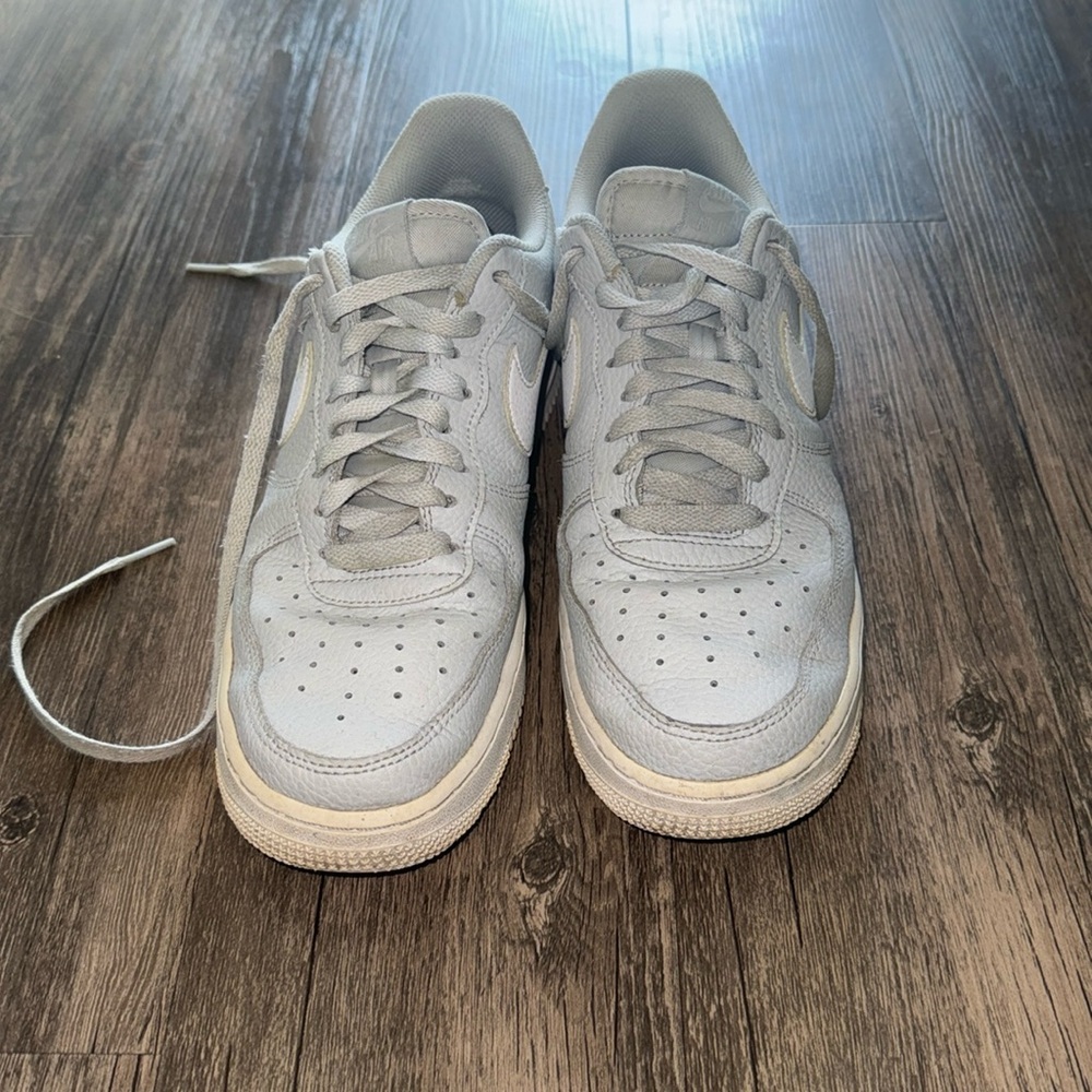 Nike Men's Athletic Sneakers in Light Gray and White